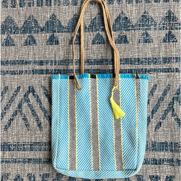 Woven Beach/ Market Tote Multi Colored Good Condition - Picture 1 of 7